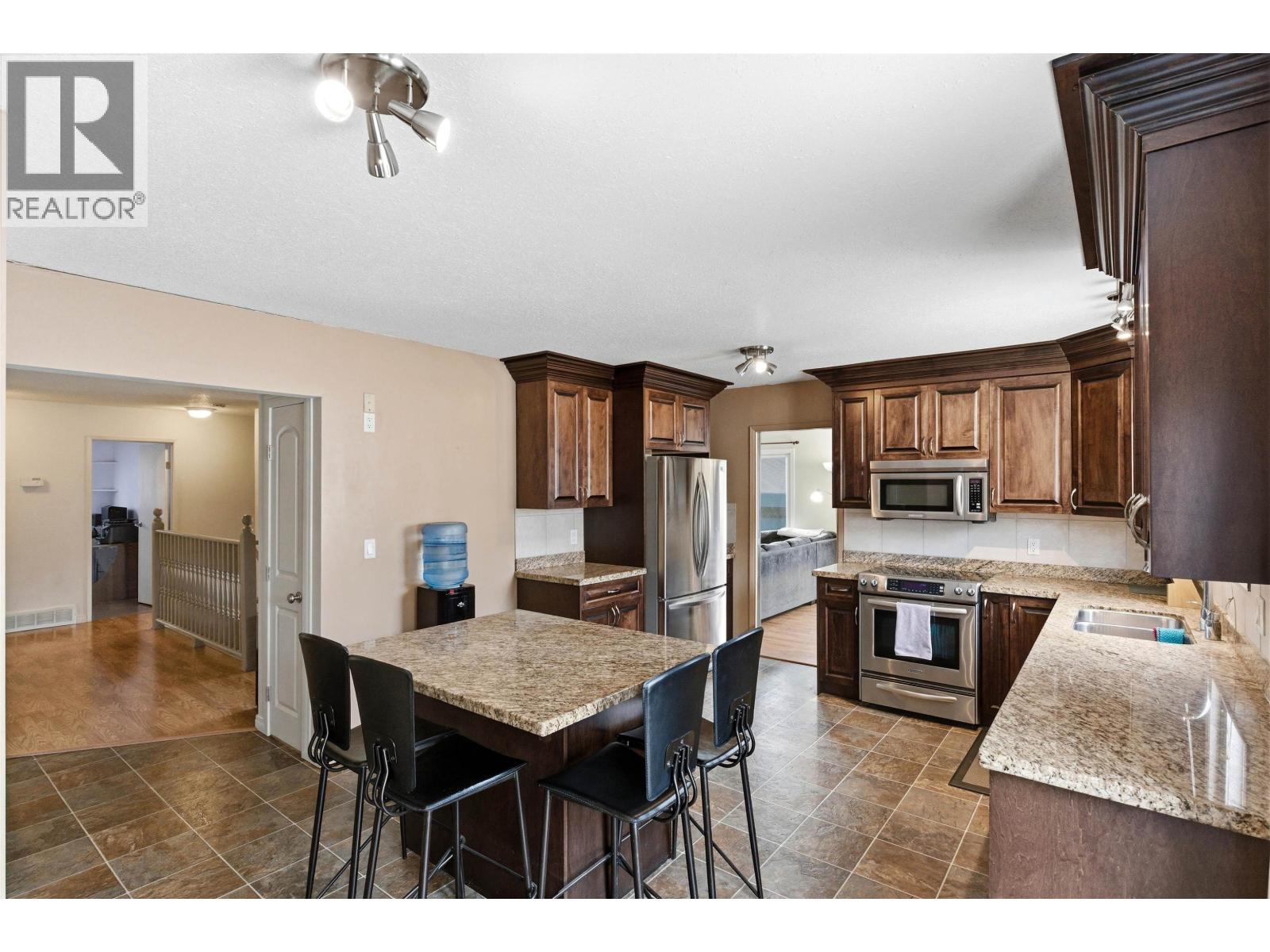 328 LITZENBURG CRESCENT - 6