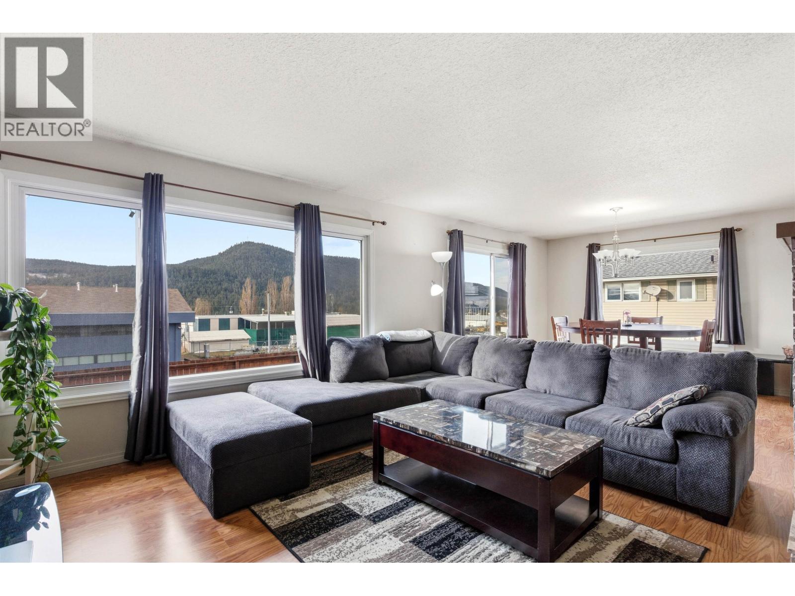 328 LITZENBURG CRESCENT - 9