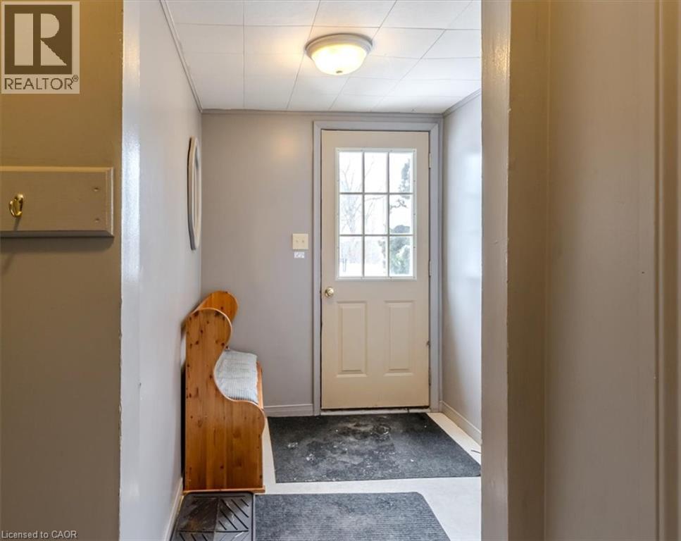 32 MAIN Street N - Photo 4 of 38, Waterford, Ontario