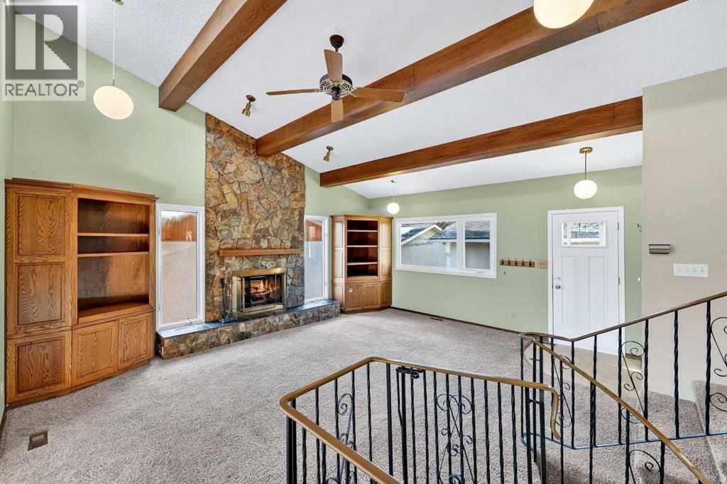 Single Family House Bi-level for Sale in  Valiant Drive NW Varsity Calgary 