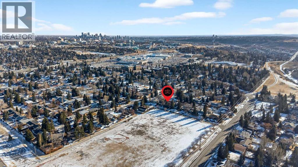 Single Family House Bi-level for Sale in  Valiant Drive NW Varsity Calgary 