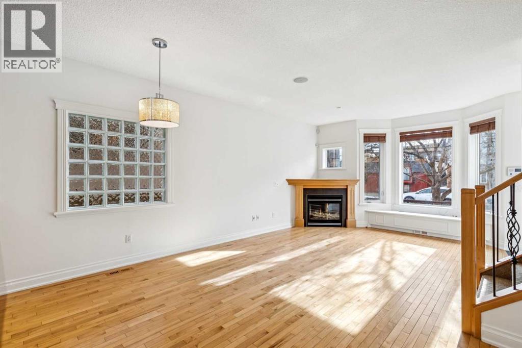 Single Family House for Sale in    Avenue SW Windsor Park Calgary 