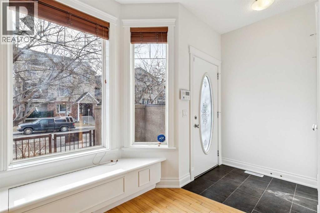 Single Family House for Sale in    Avenue SW Windsor Park Calgary 