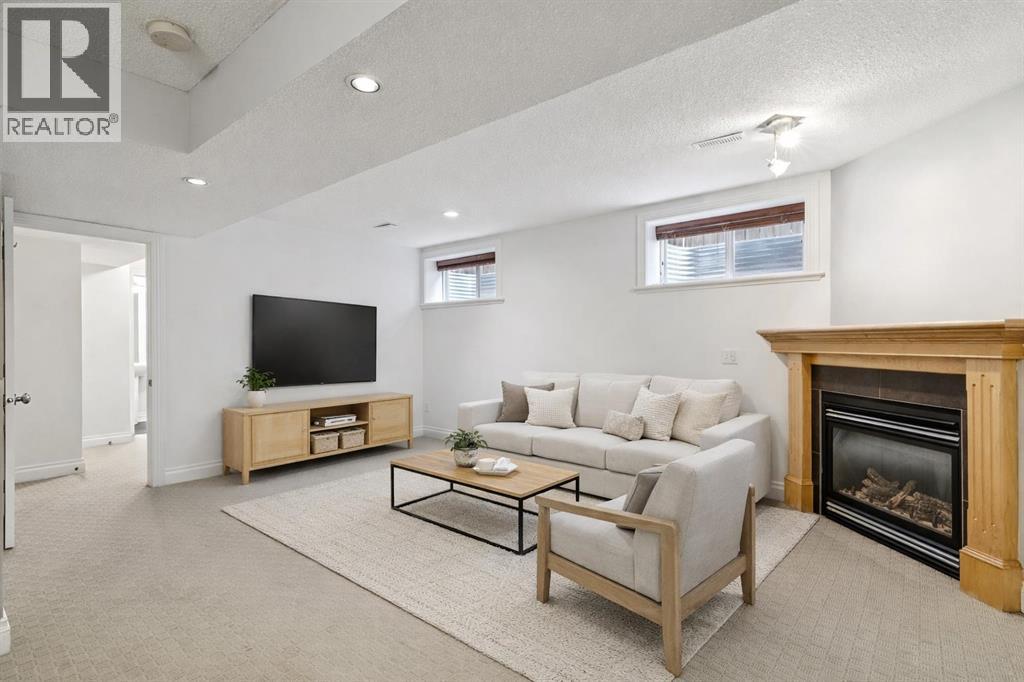 Single Family House for Sale in    Avenue SW Windsor Park Calgary 