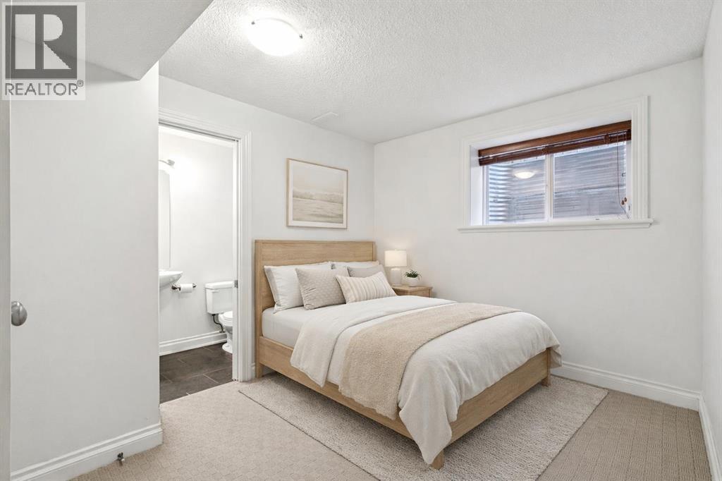 Single Family House for Sale in    Avenue SW Windsor Park Calgary 