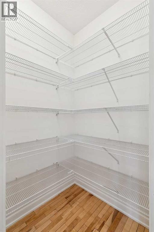 Single Family House for Sale in    Avenue SW Windsor Park Calgary 