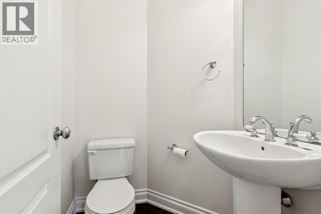 Single Family House for Sale in    Avenue SW Windsor Park Calgary 