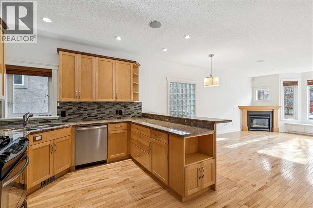 Single Family House for Sale in    Avenue SW Windsor Park Calgary 