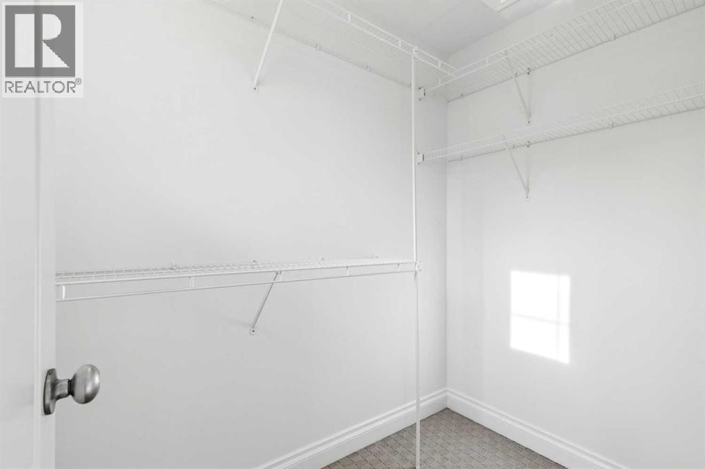 Single Family House for Sale in    Avenue SW Windsor Park Calgary 