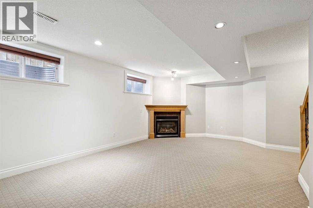 Single Family House for Sale in    Avenue SW Windsor Park Calgary 