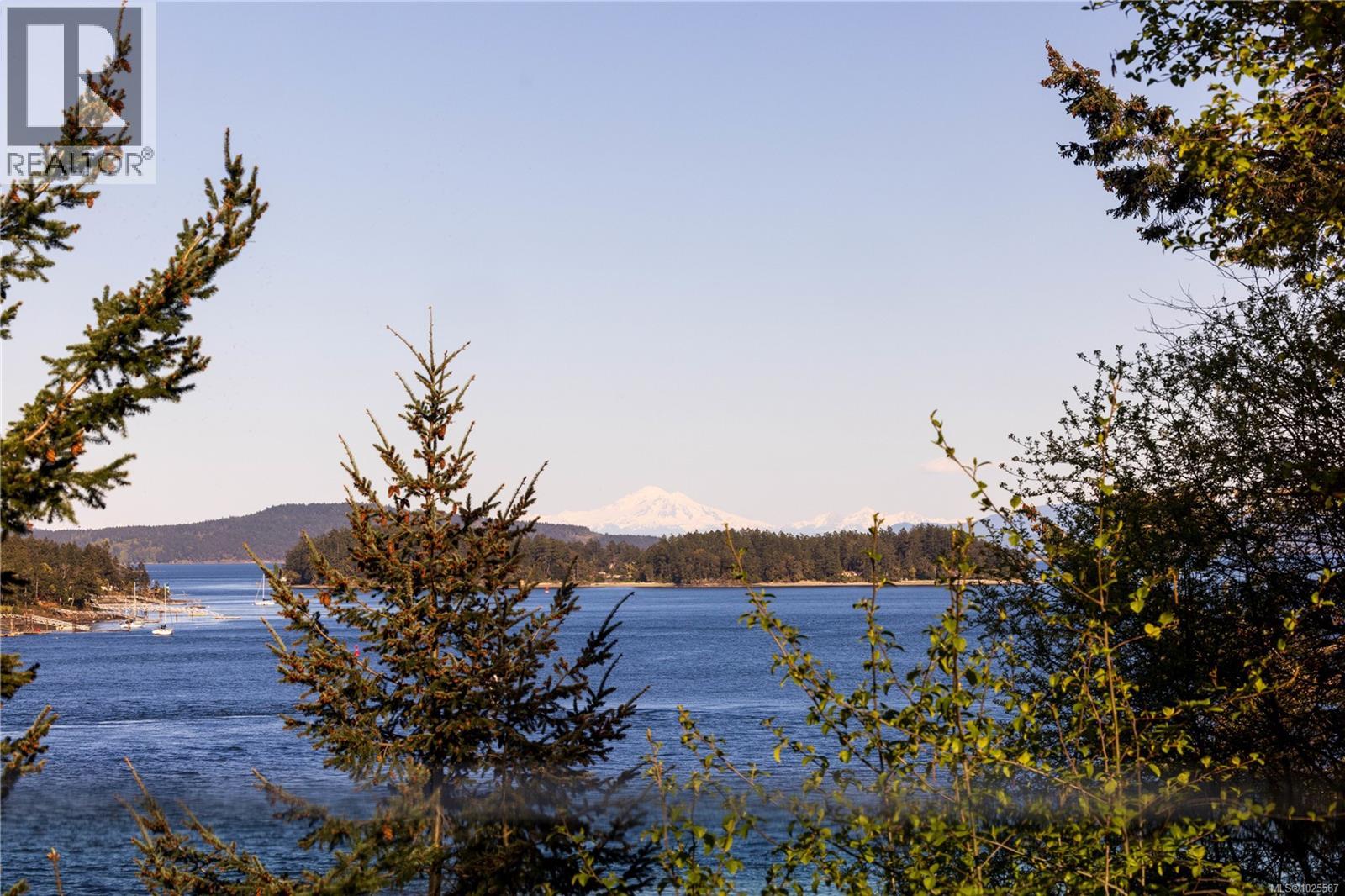  1580 Lands End Road, North Saanich