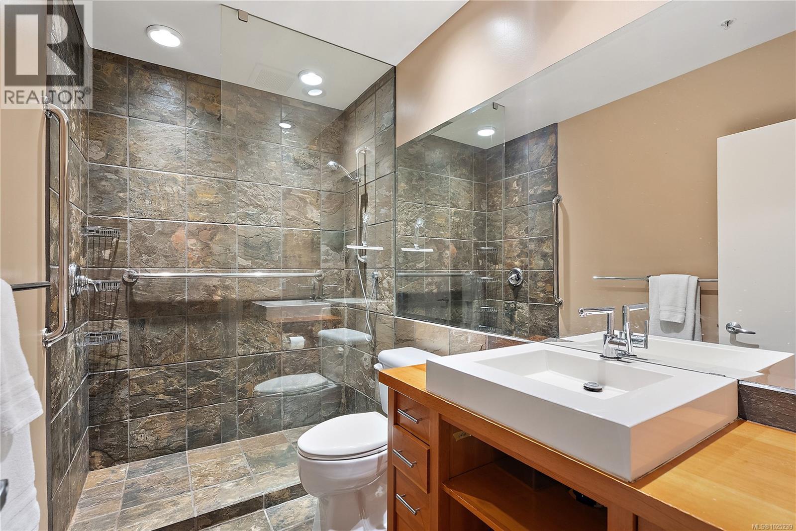 107 455 Sitkum Road, Victoria