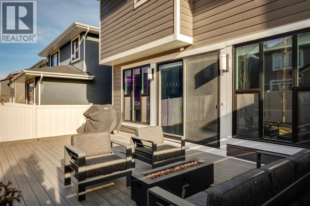 Single Family House for Sale in  West Grove Point SW West Springs Calgary 