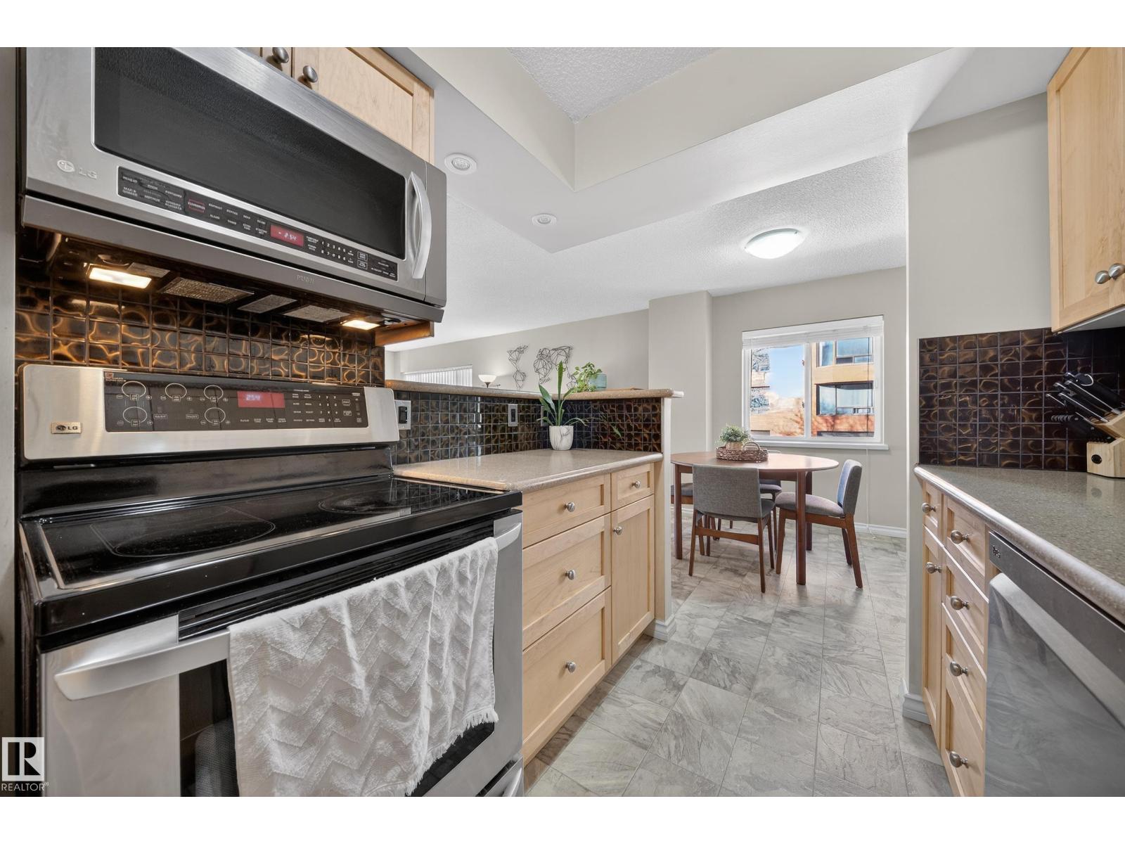 #205 10130 114 ST NW - 16