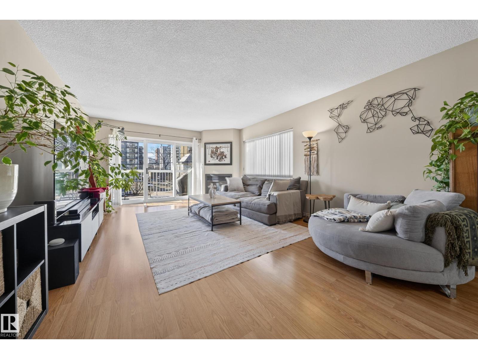 #205 10130 114 ST NW - 22