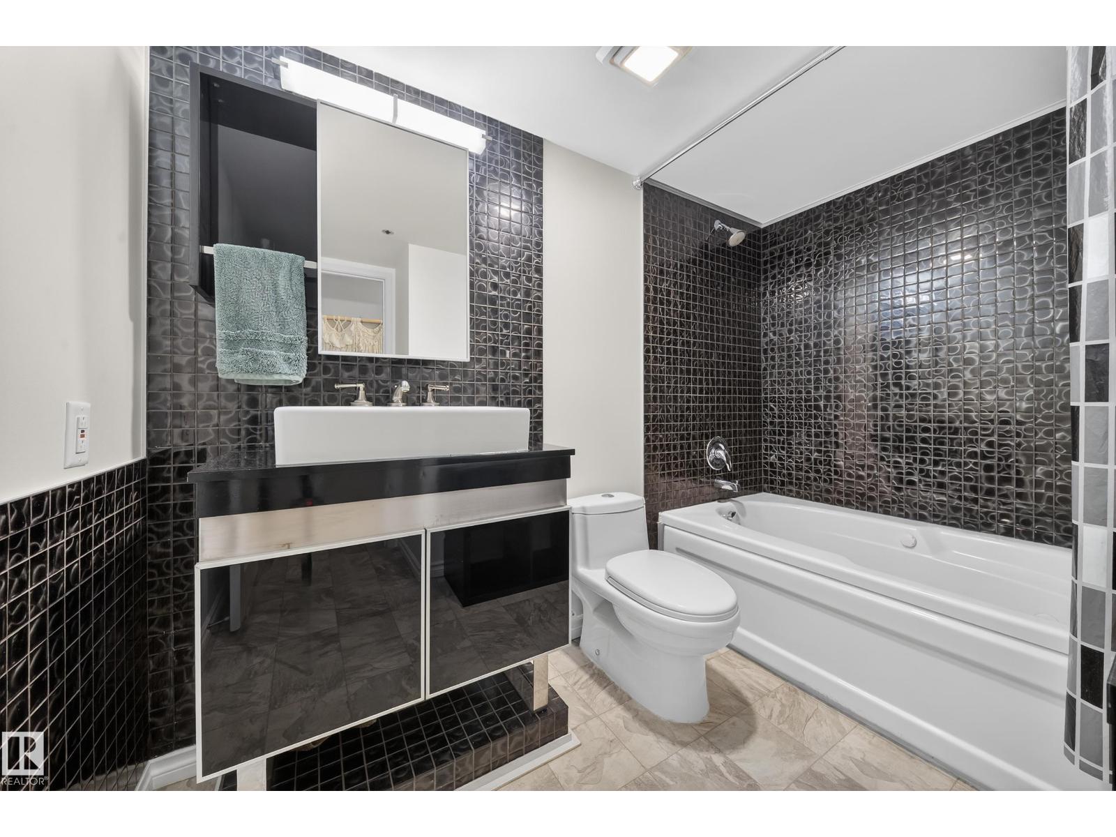 #205 10130 114 ST NW - 42