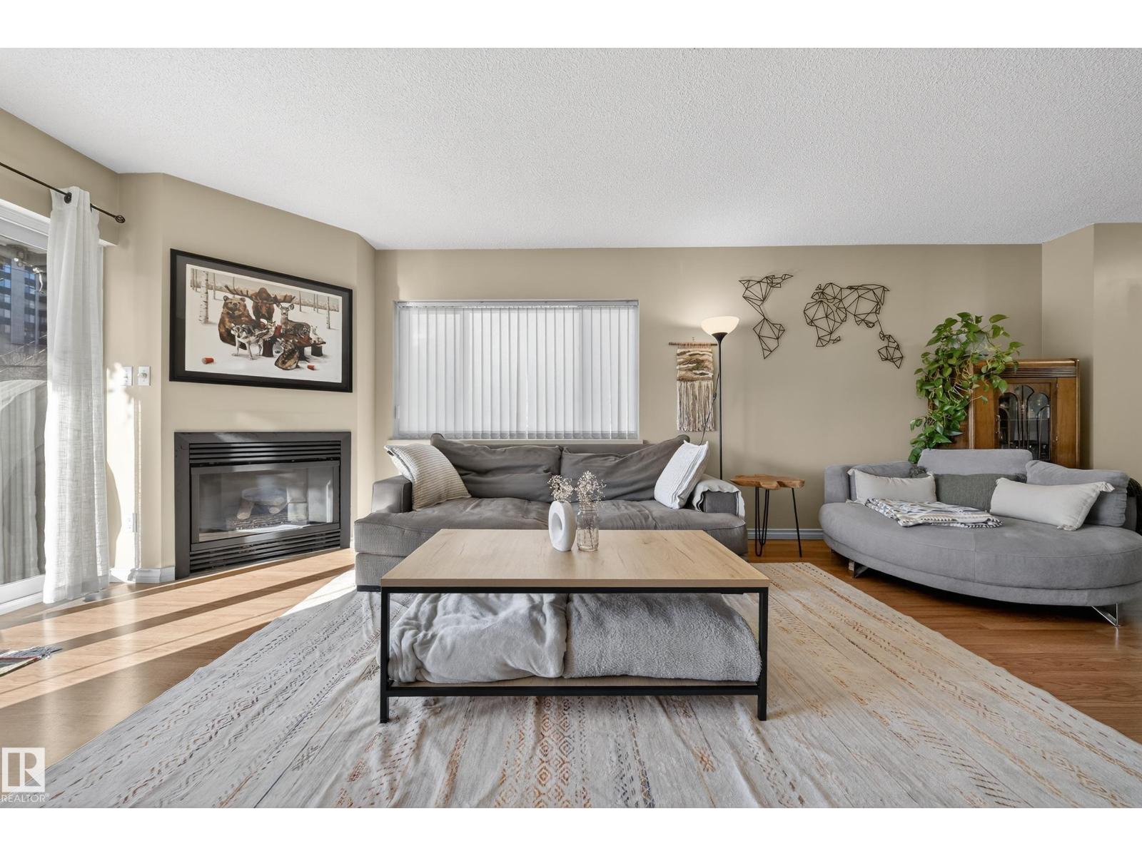 #205 10130 114 ST NW - 25
