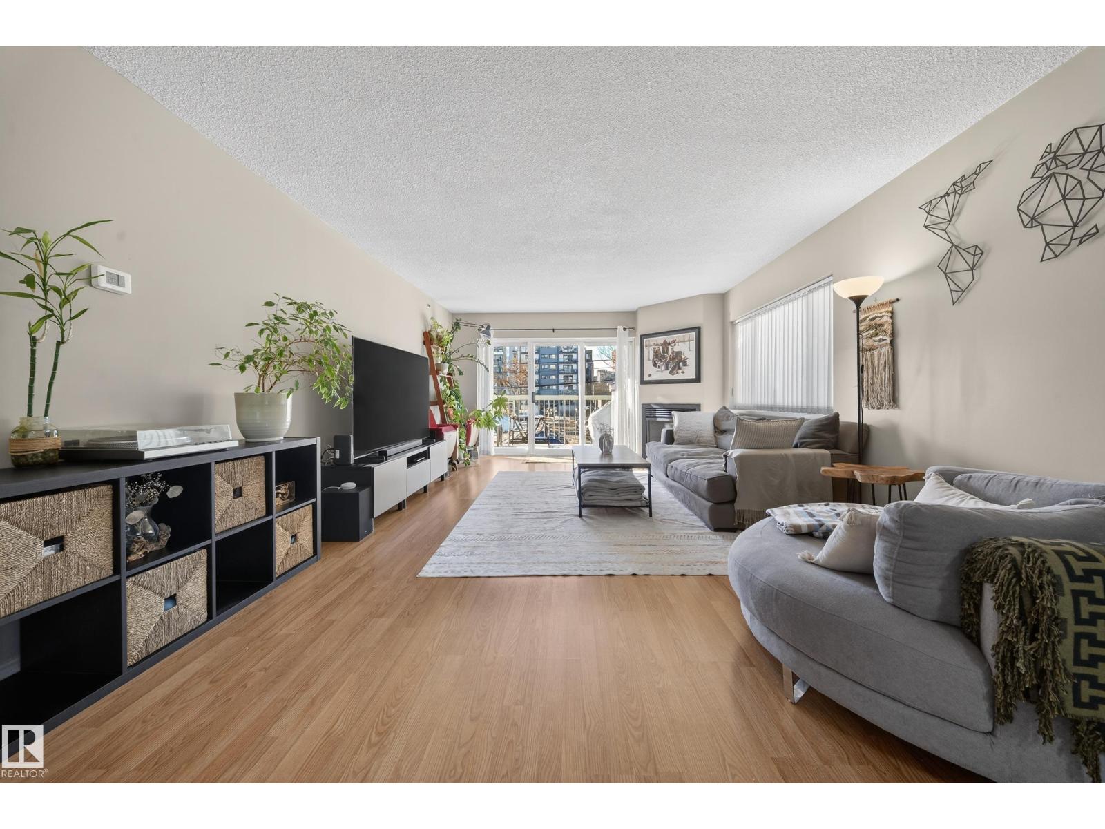 #205 10130 114 ST NW - 21