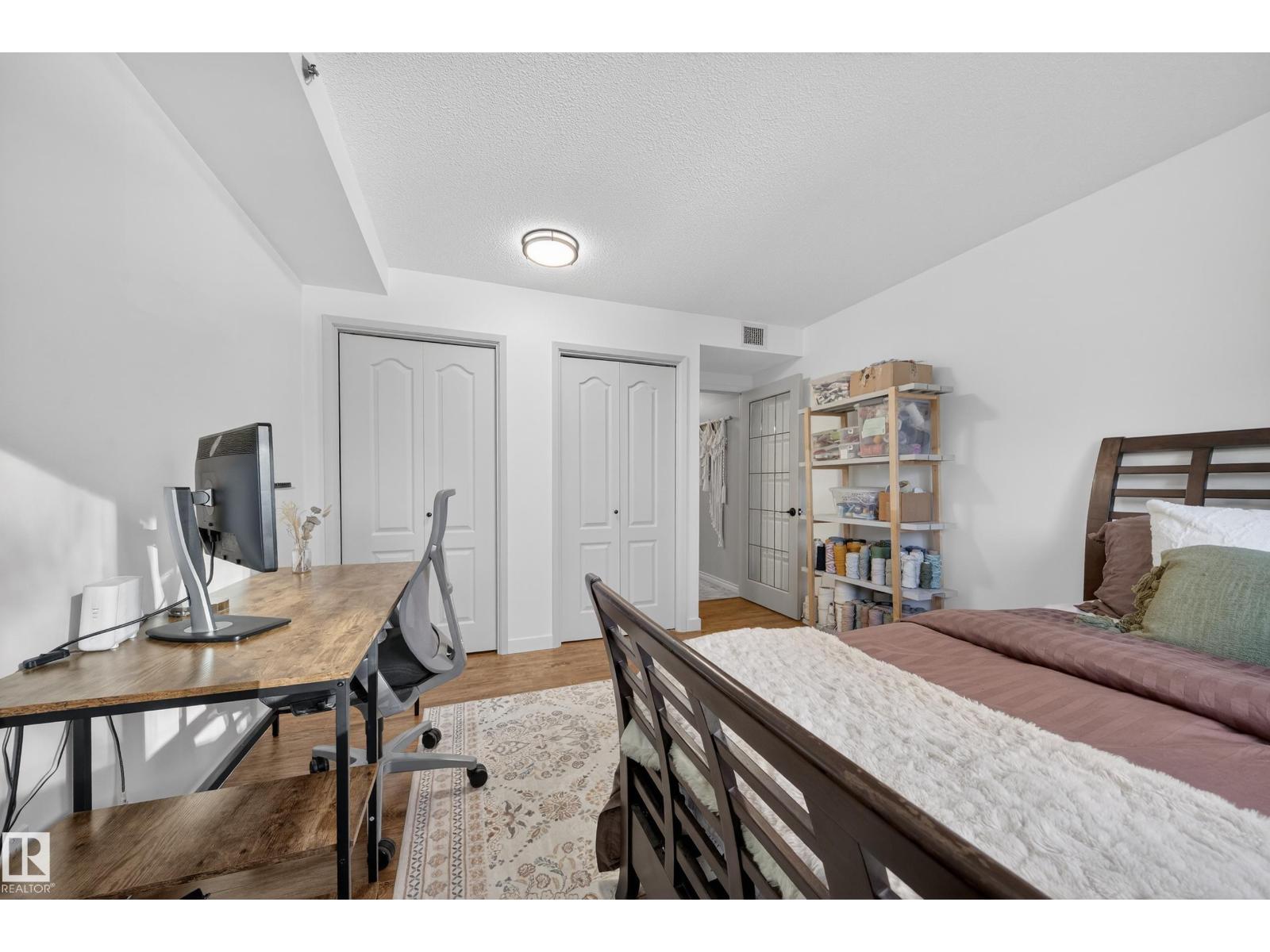 #205 10130 114 ST NW - 47