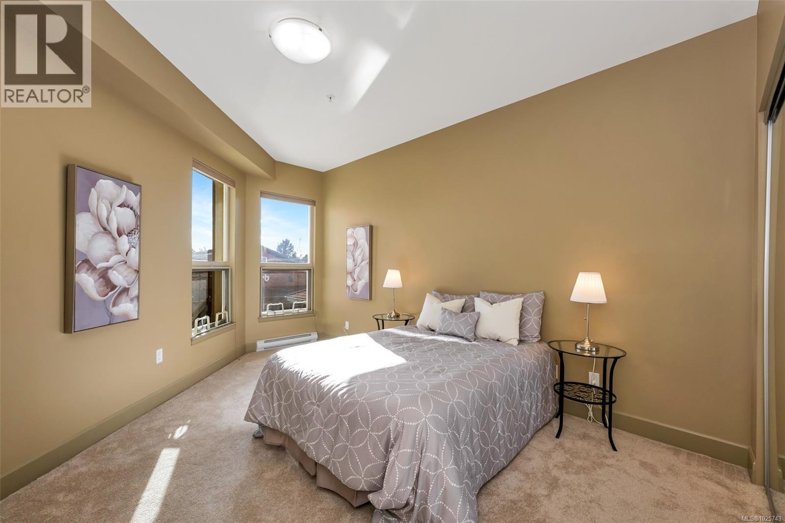 210 1642 McKenzie Avenue, Saanich