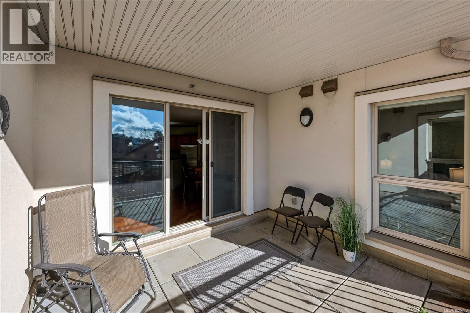 210 1642 McKenzie Avenue, Saanich