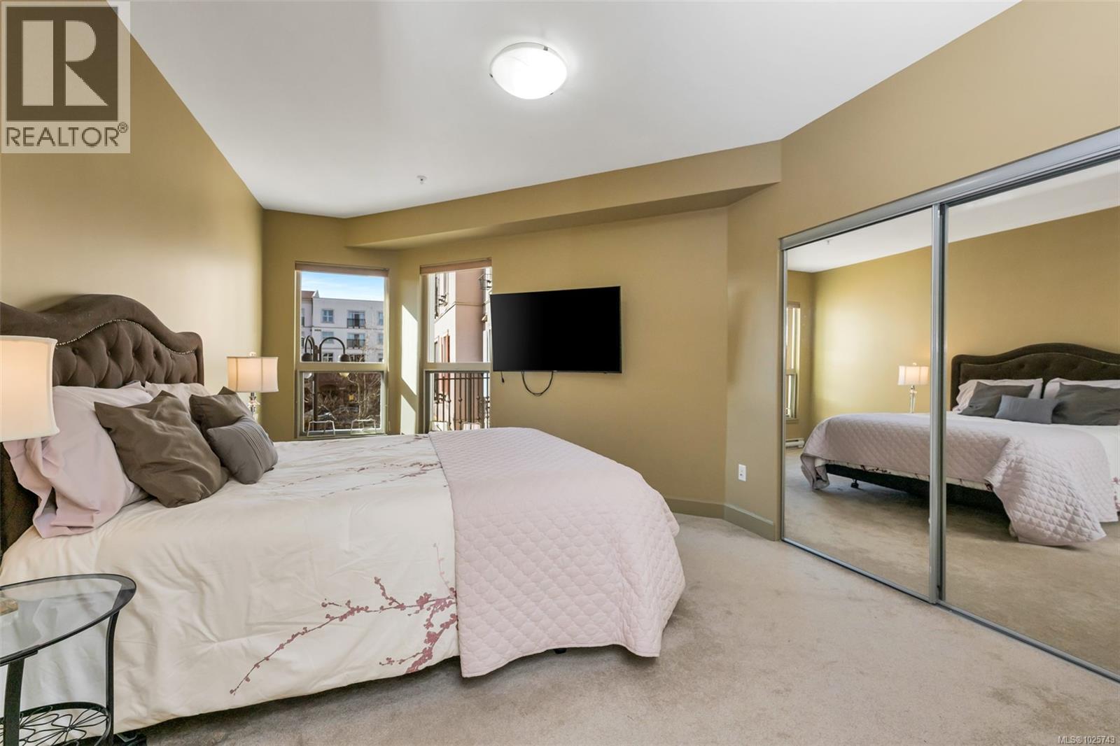 210 1642 McKenzie Avenue, Saanich