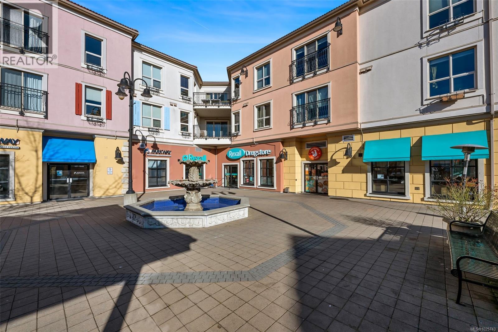 210 1642 McKenzie Avenue, Saanich