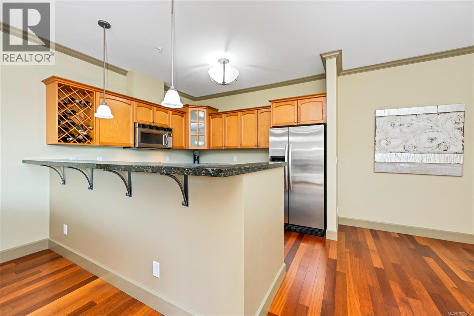 210 1642 McKenzie Avenue, Saanich