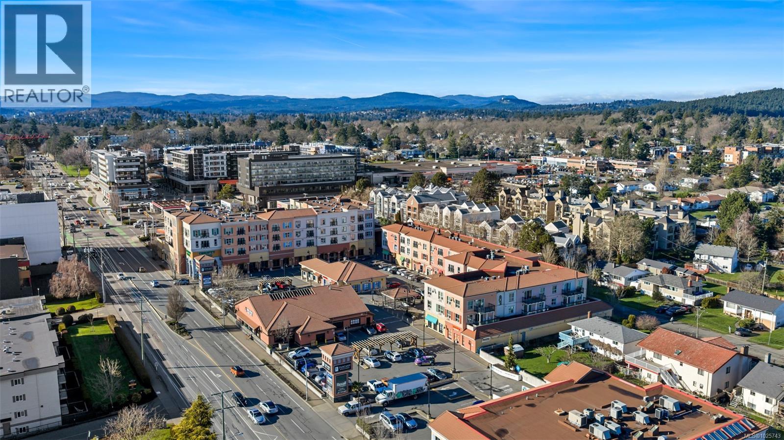 210 1642 McKenzie Avenue, Saanich