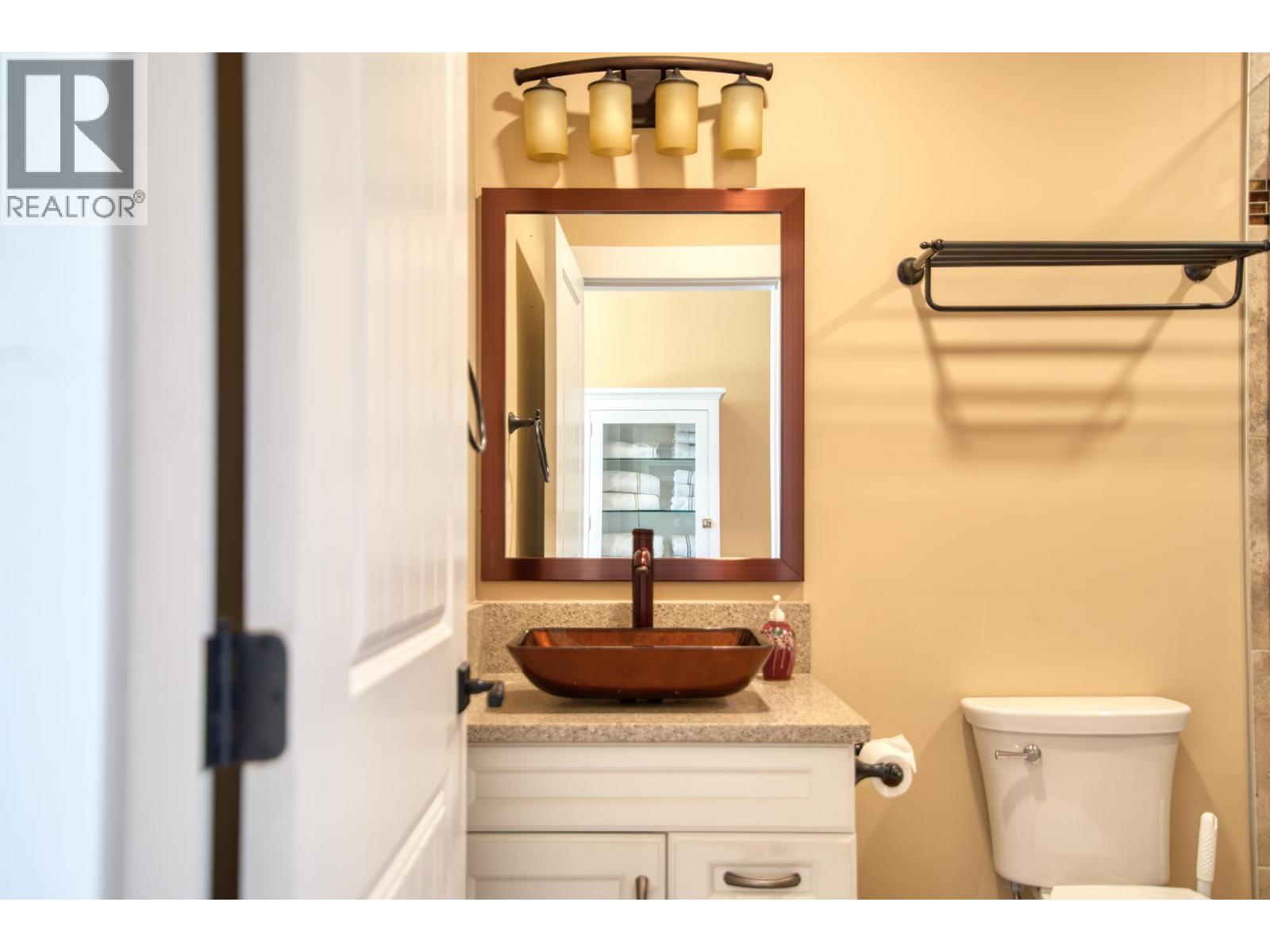 10991- 10993 SUNSHINE COAST HIGHWAY, Halfmoon Bay