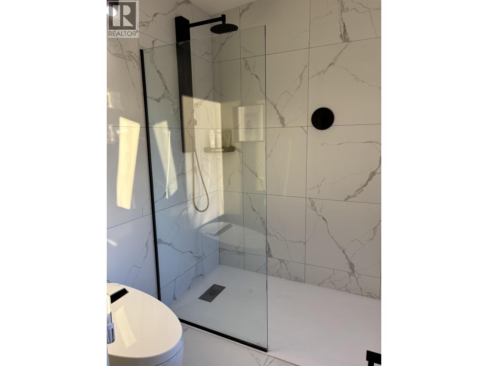 10991- 10993 SUNSHINE COAST HIGHWAY, Halfmoon Bay