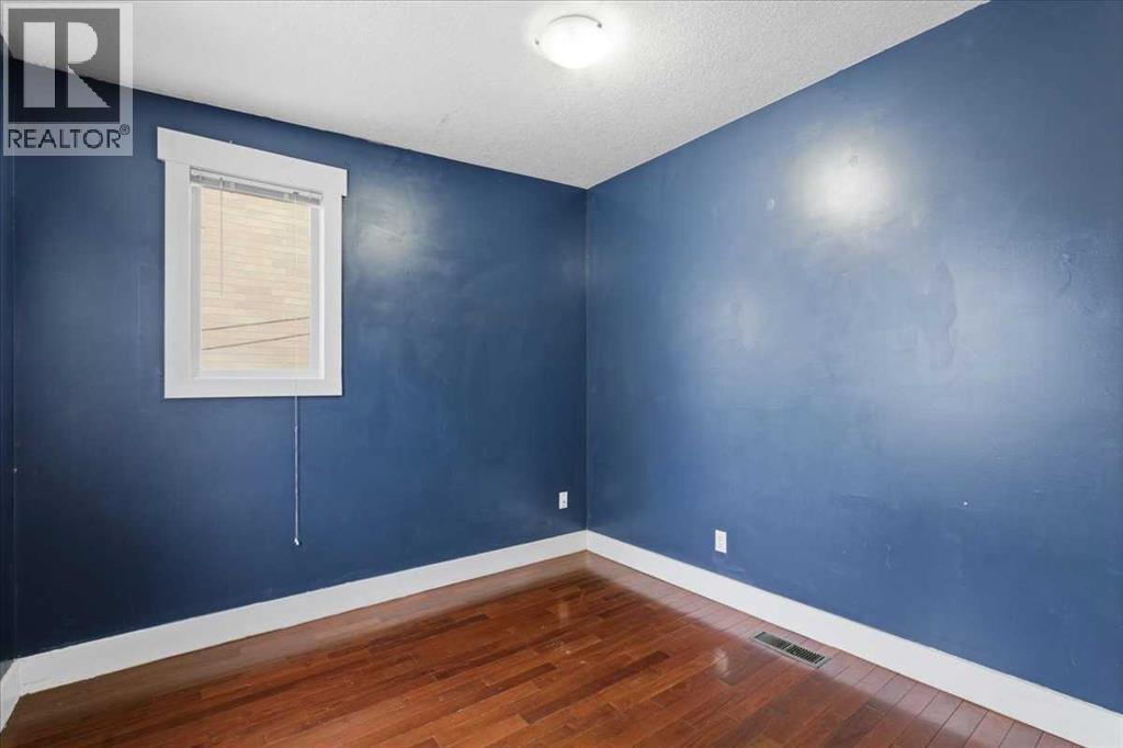 Single Family House for Sale in   Avenue SW Sunalta Calgary 