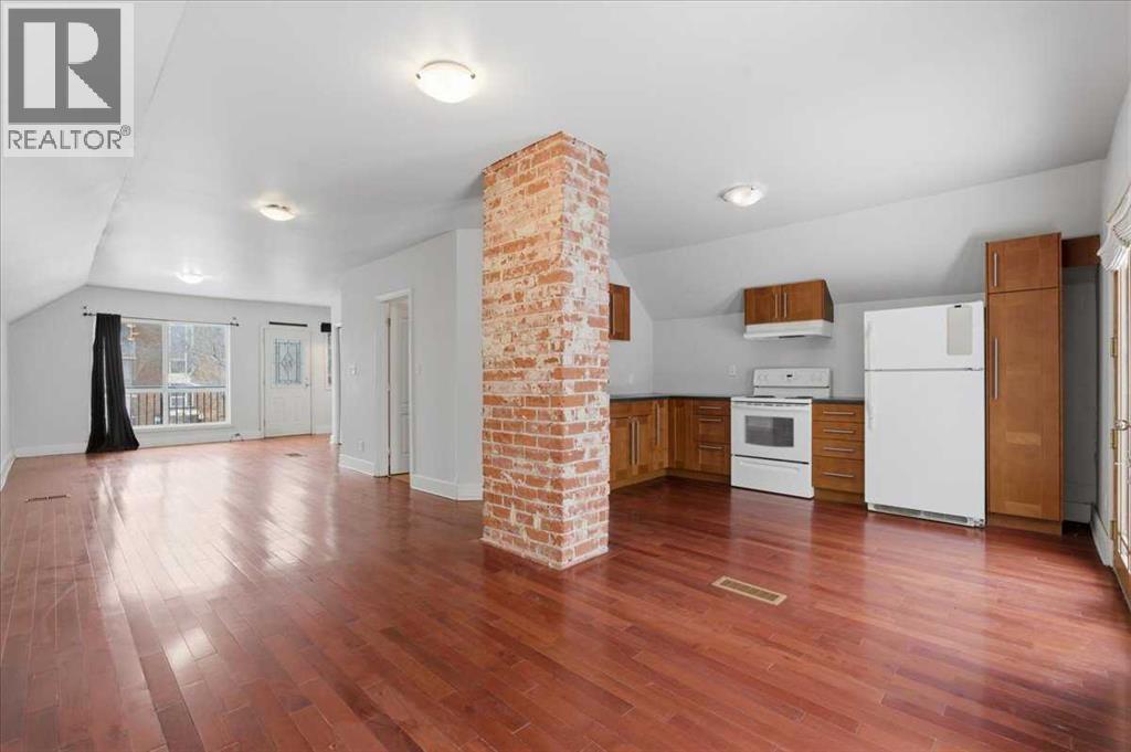 Single Family House for Sale in   Avenue SW Sunalta Calgary 