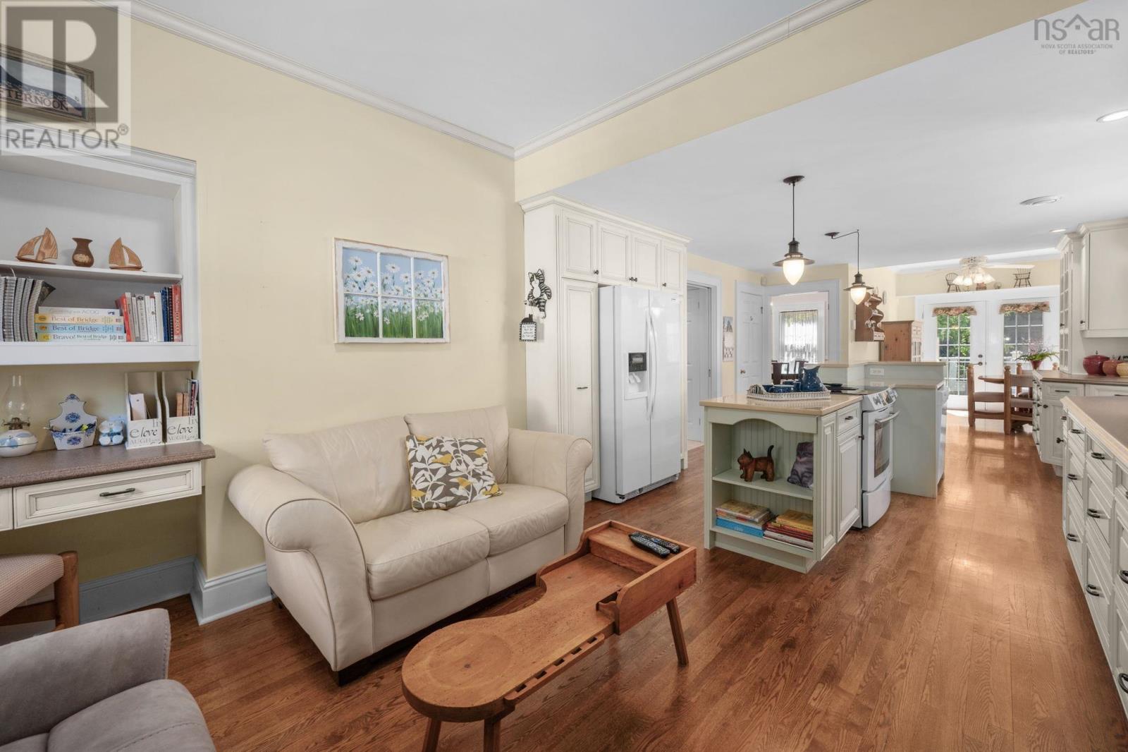 Property 8 of 44 of 940 Young Avenue