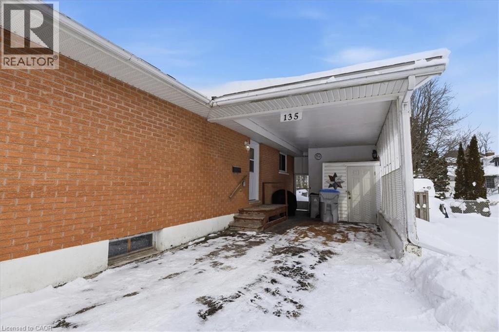 135 ROWLAND Street - Photo 5 of 45, Mitchell, Ontario