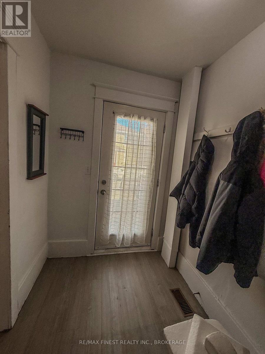 80 MAIN STREET - Photo 4 of 22, Kingston (East of Sir John A. Blvd), Ontario