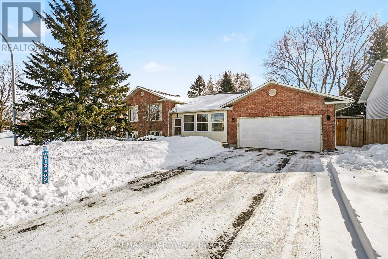 38 LAPOINTE BOULEVARD - Photo 3 of 34, Russell, Ontario