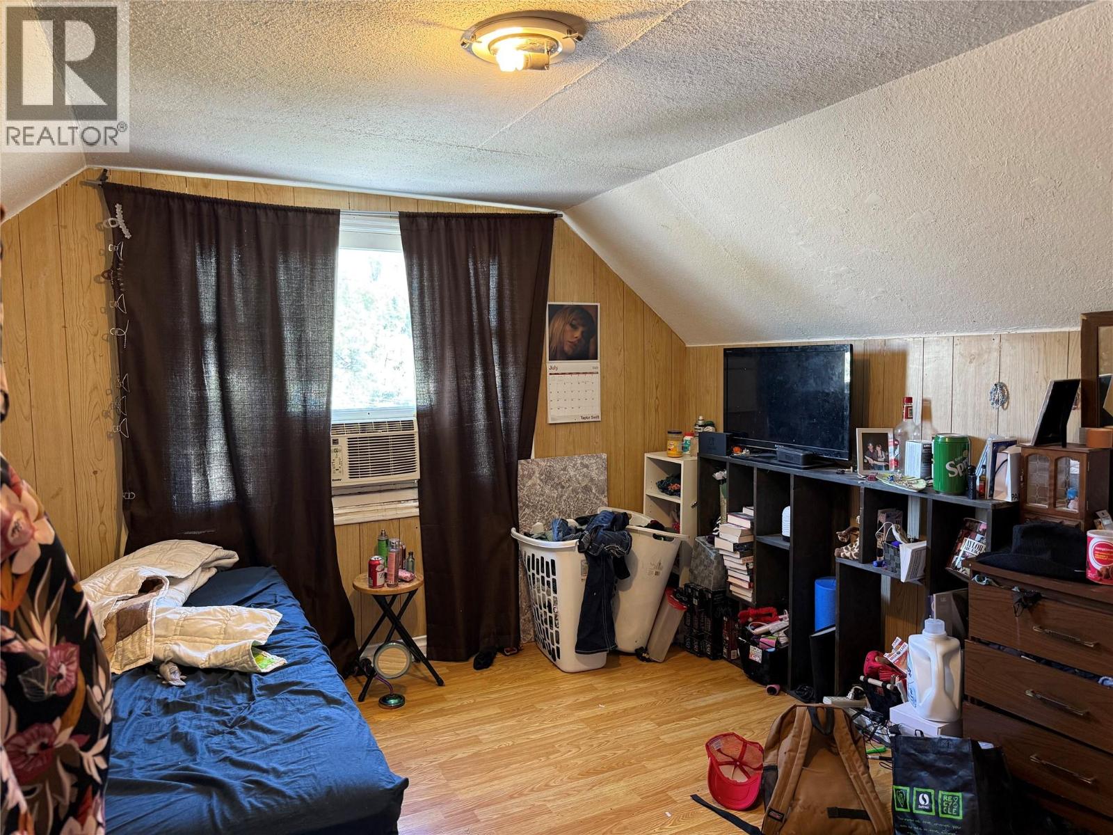  954 Glover Road, Trail