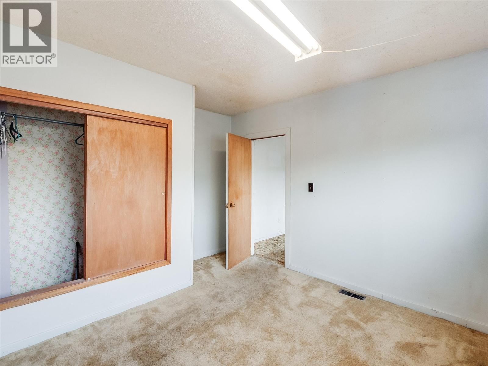 890 China Creek Road, Genelle