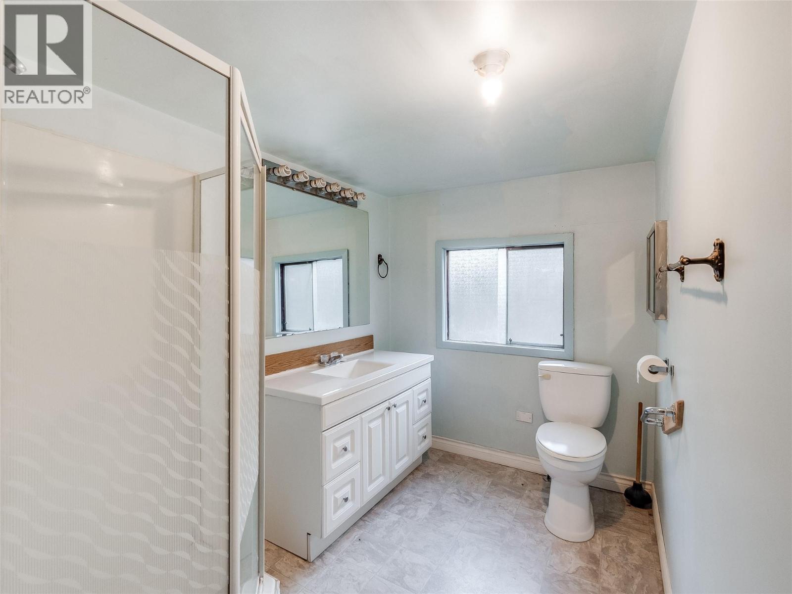 890 China Creek Road, Genelle