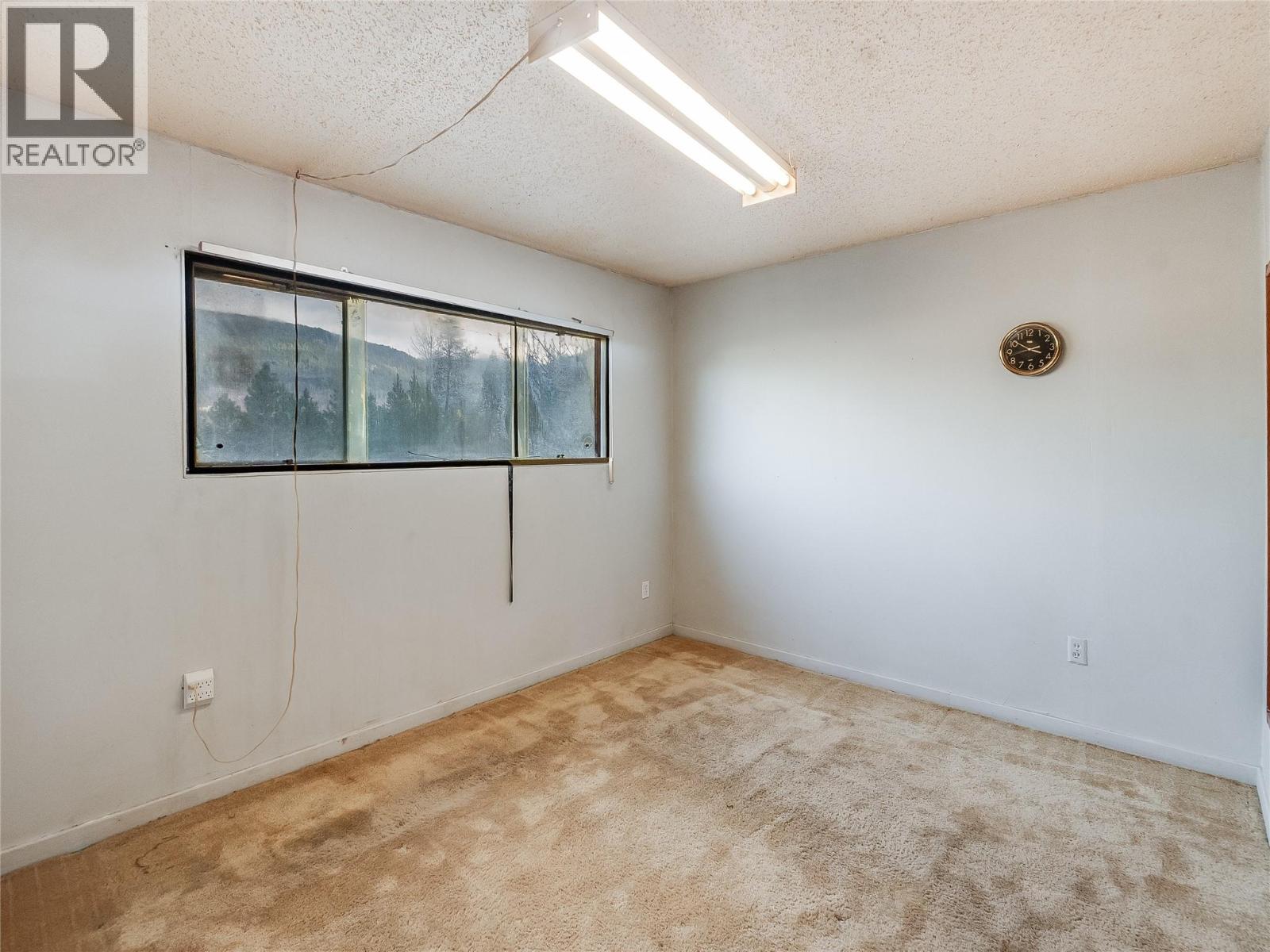 890 China Creek Road, Genelle