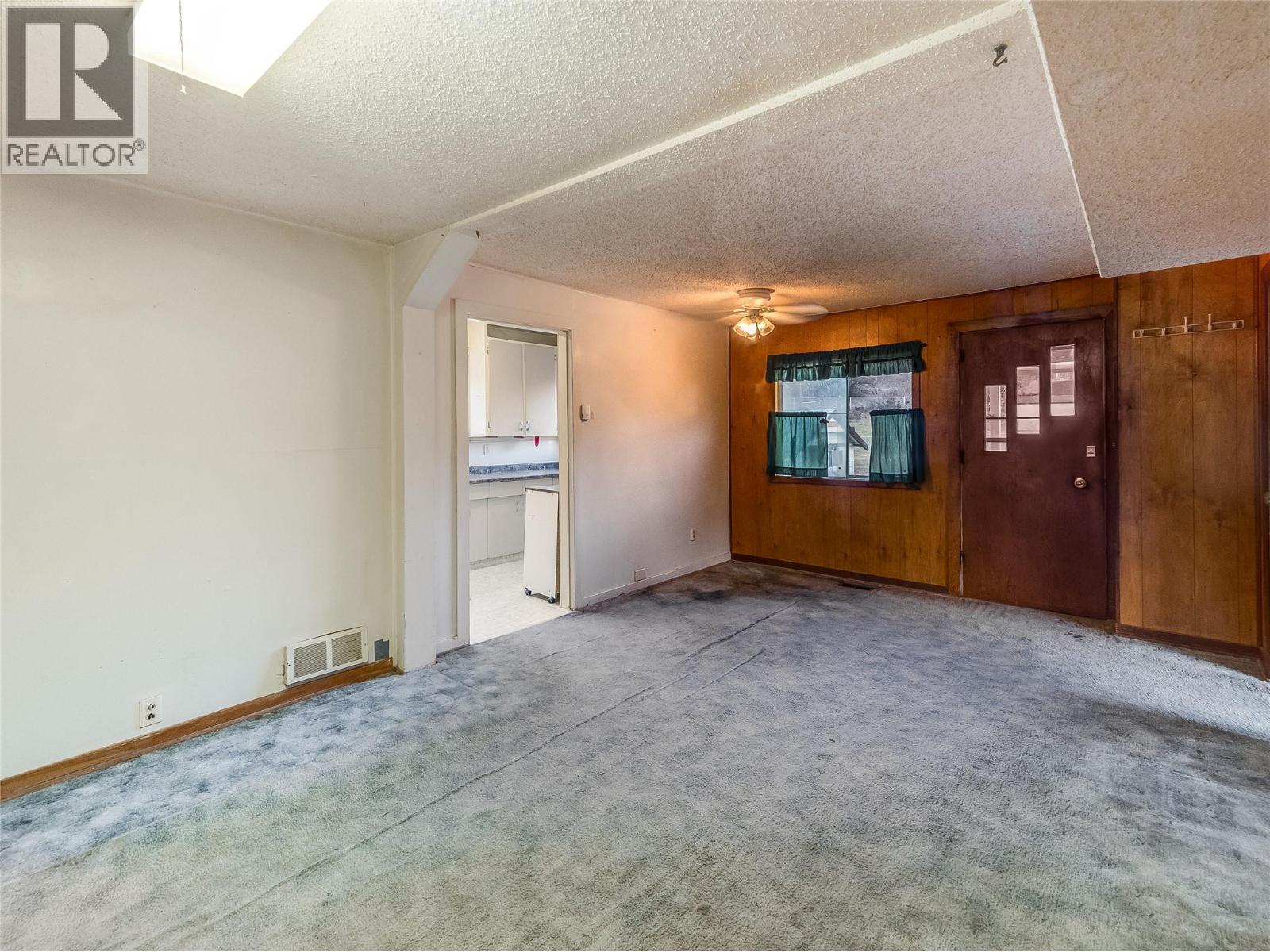 890 China Creek Road, Genelle