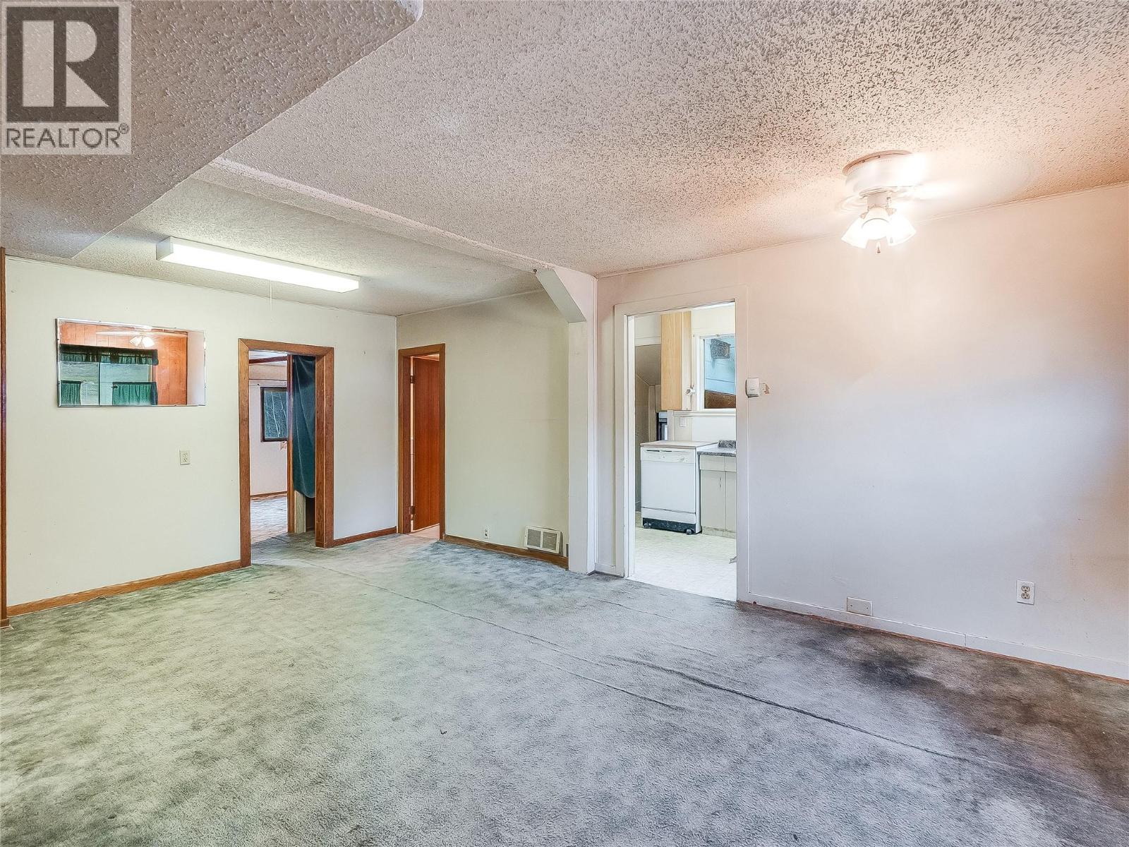 890 China Creek Road, Genelle