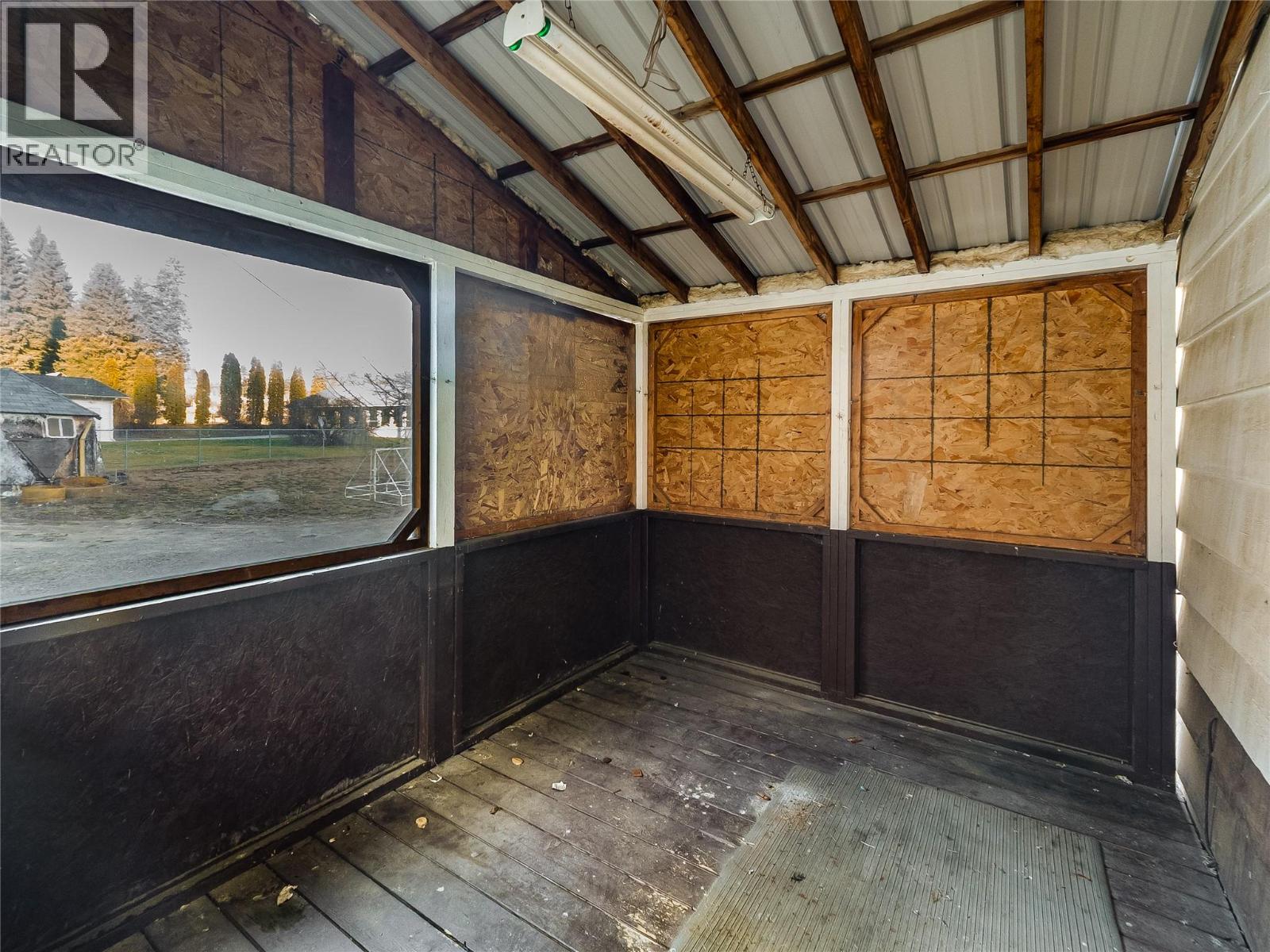 890 China Creek Road, Genelle