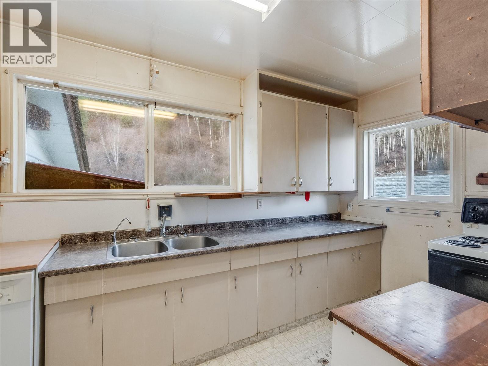 890 China Creek Road, Genelle