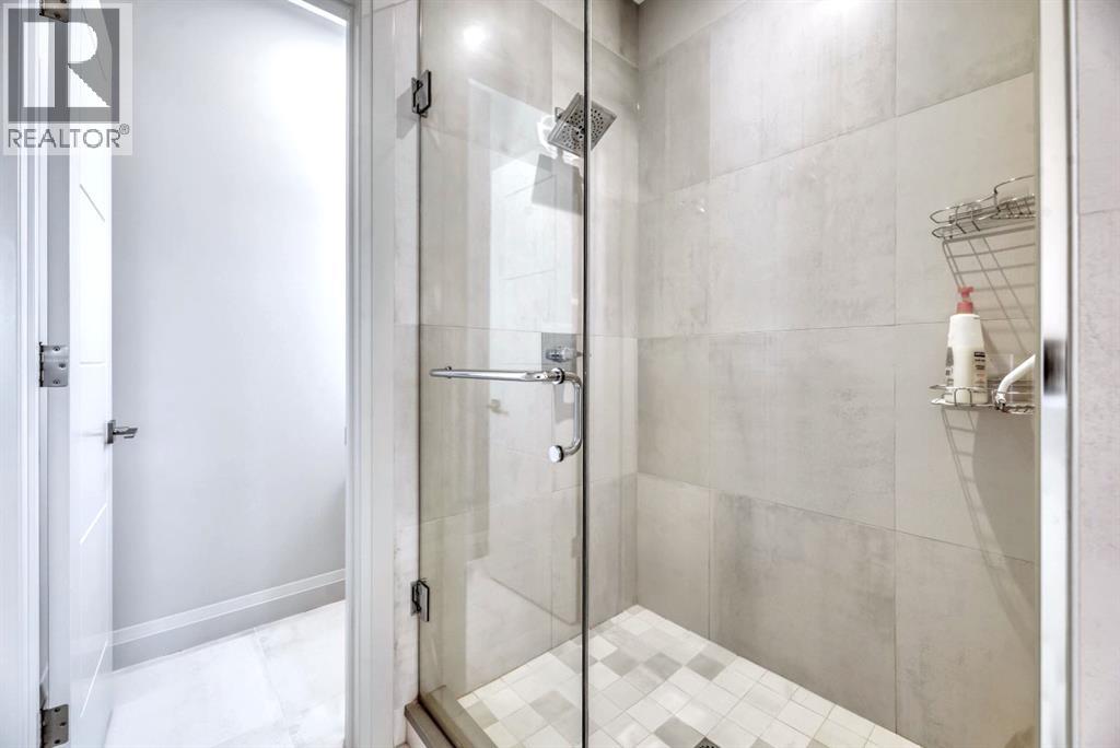 Single Family House for Sale in   Avenue NE Renfrew Calgary 