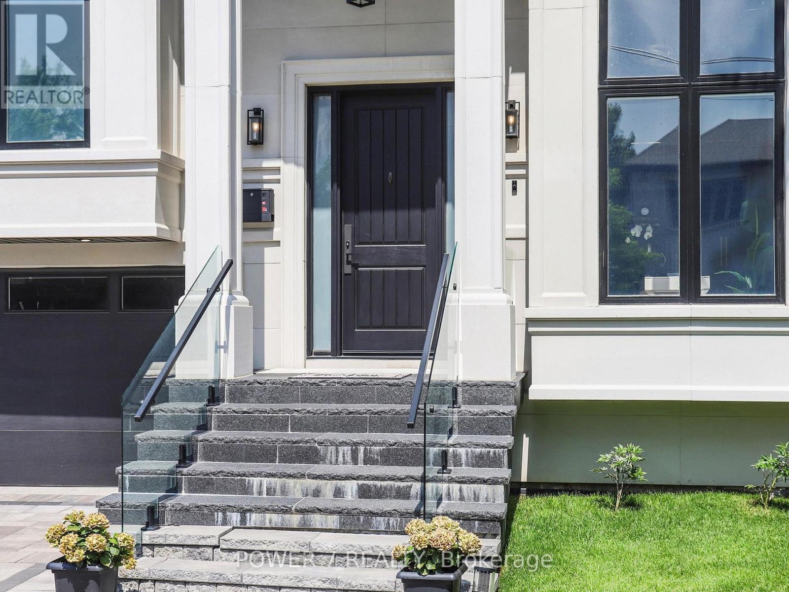 34 DRESDEN ROAD - Photo 2 of 50, Toronto (Clanton Park), Ontario