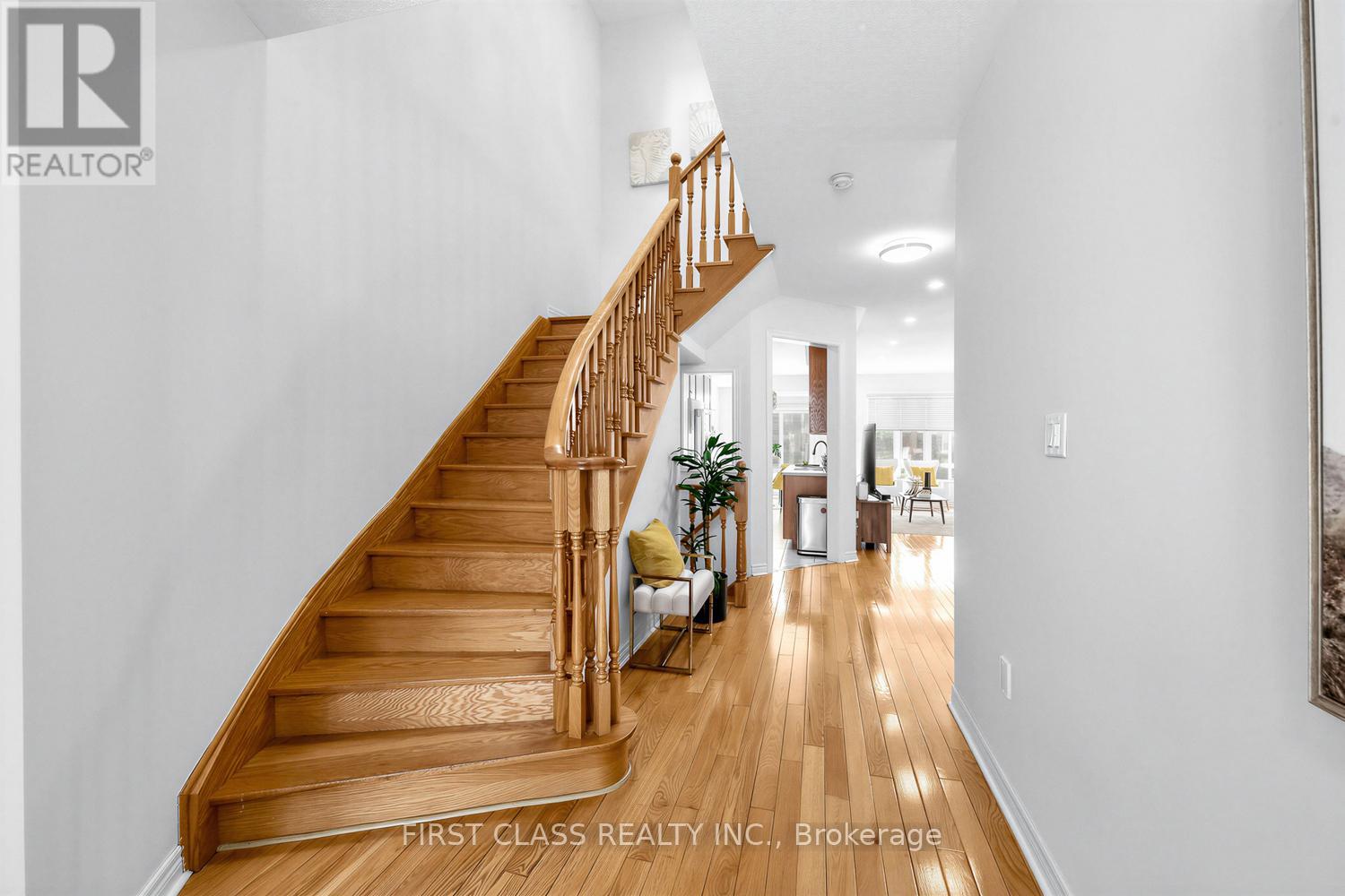 #36 8 TOWNWOOD DRIVE - 16