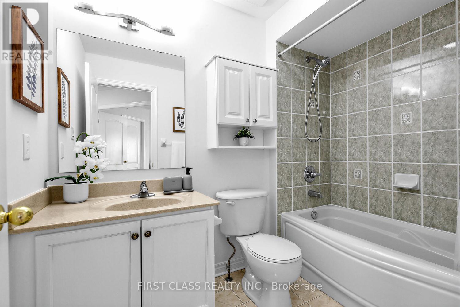 #36 8 TOWNWOOD DRIVE - 29