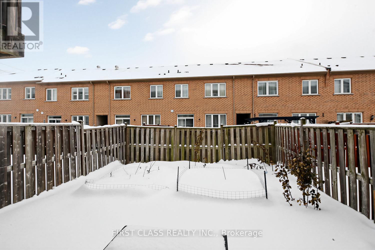 #36 8 TOWNWOOD DRIVE - 31